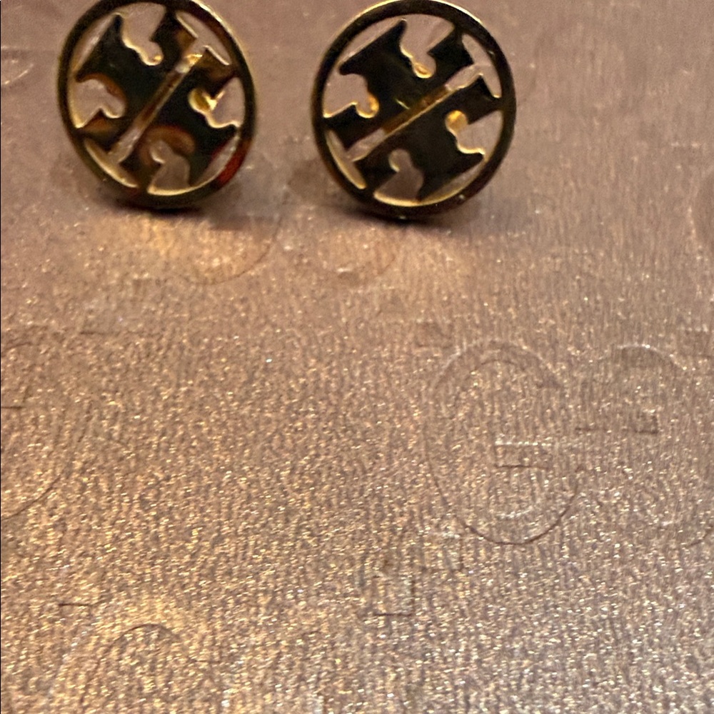 Gold tori Logo Stud Earrings